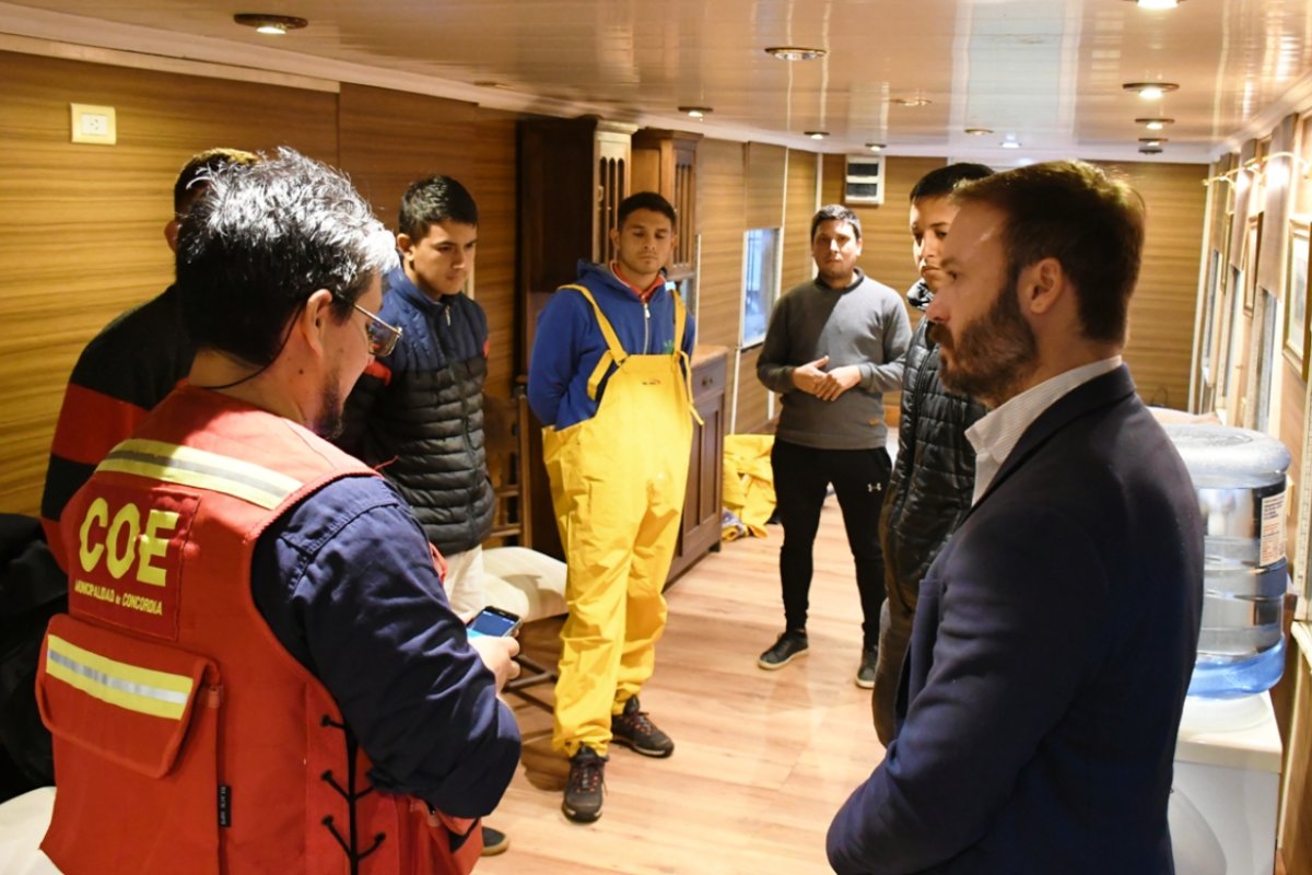 El intendente de Concordia en el COE.