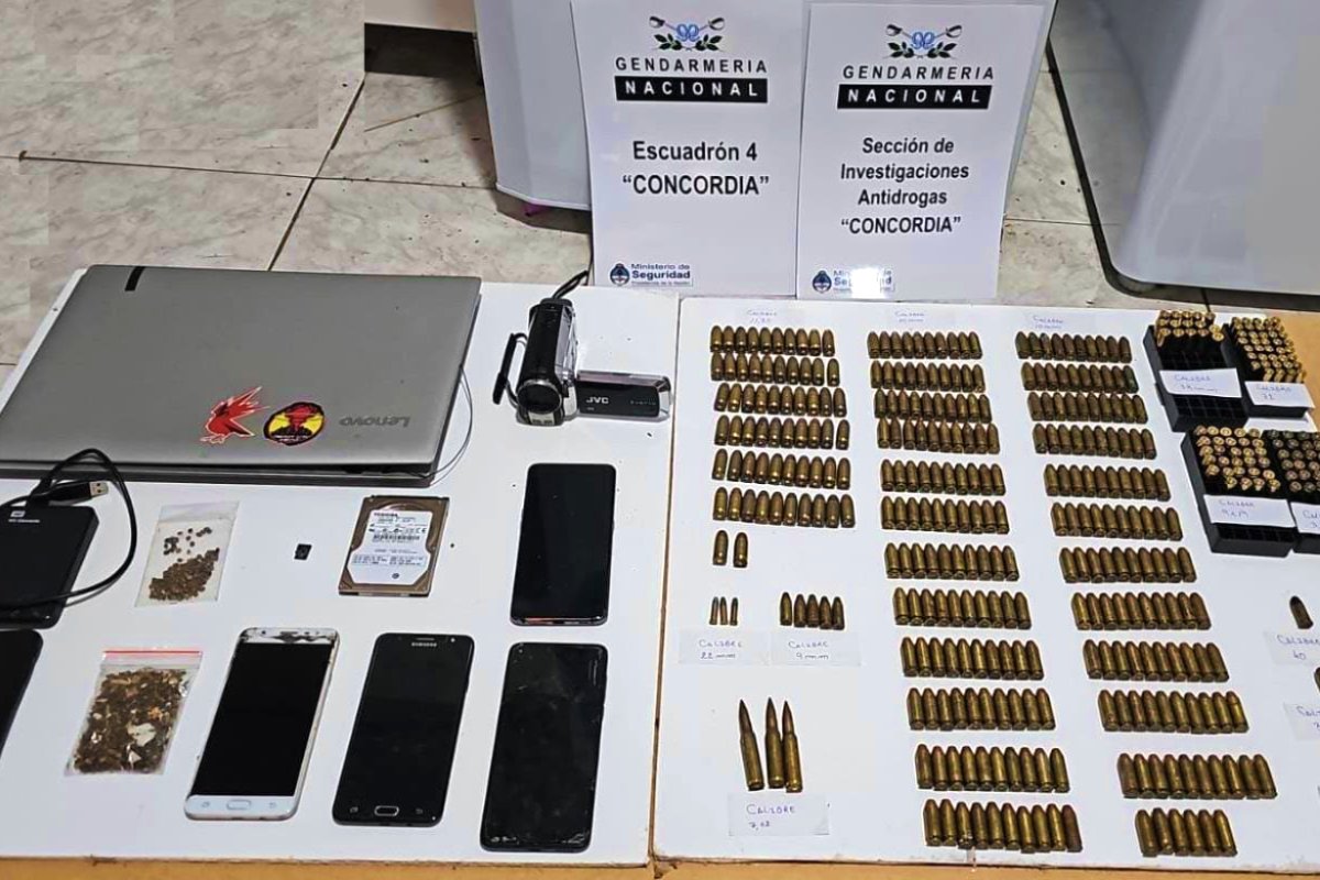 Elementos secuestrados al hombre detenido.