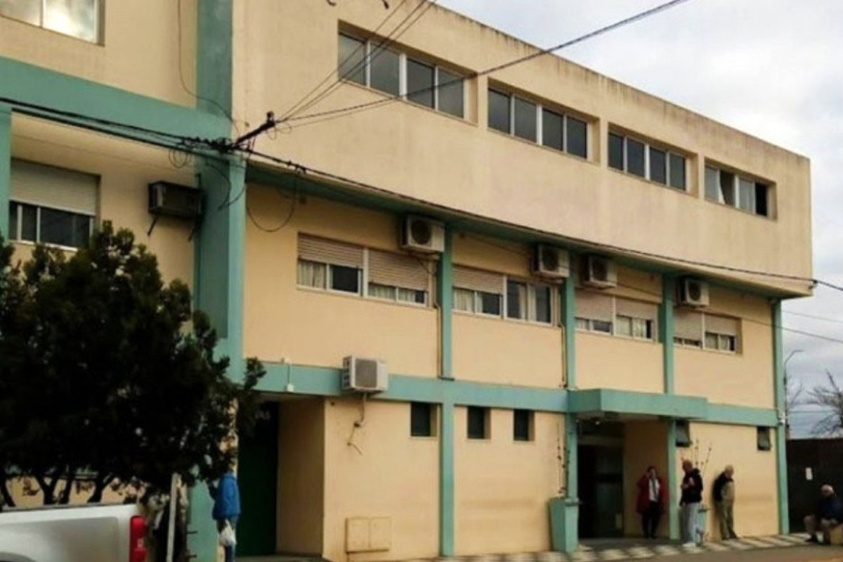 Cl&iacute;nica de la Uni&oacute;n, ubicada en Av. Siburu y Saenz