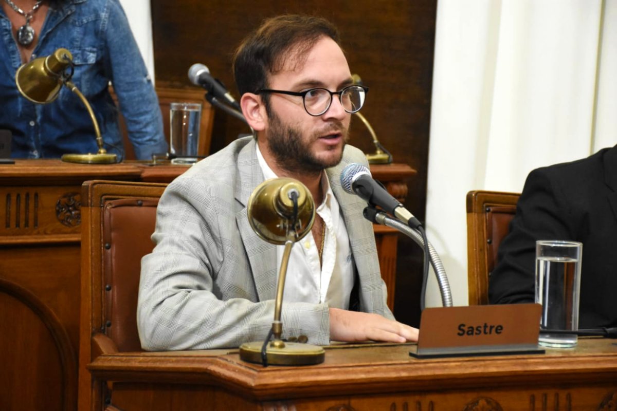 Sastre explic&oacute; el proyecto que lleg&oacute; al Concejo.