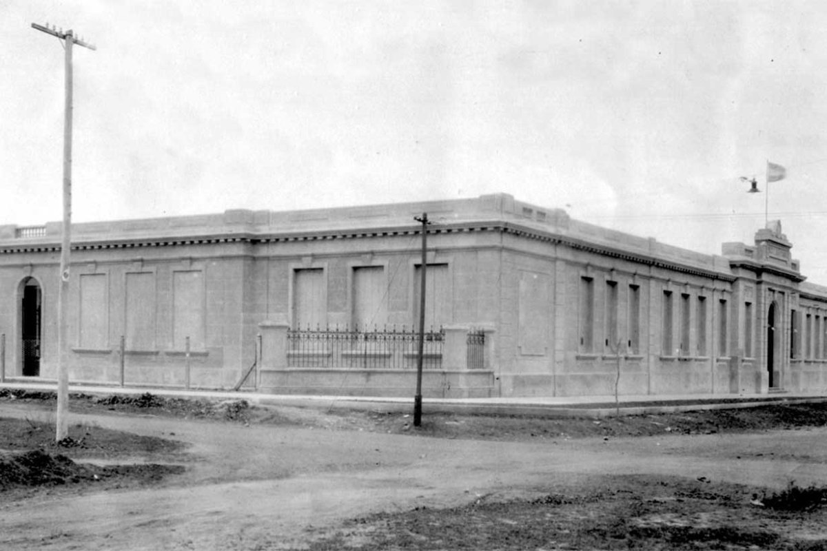 El actual edificio, reci&eacute;n inaugurado (1928)