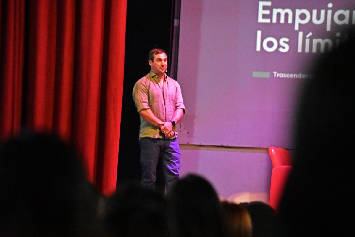 Pata Galarraga, en el sal&oacute;n de Actos del IPC.
