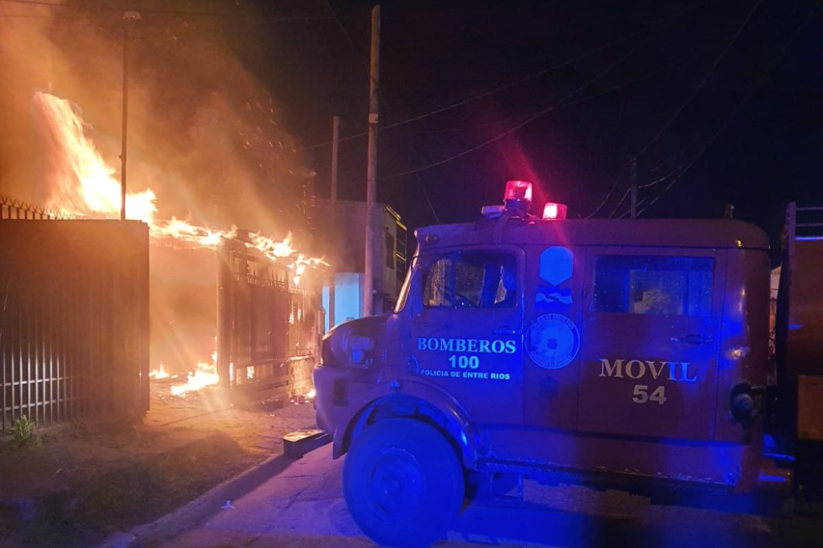 El incendio ocurri&oacute; esta madrugada, en calle Tala.