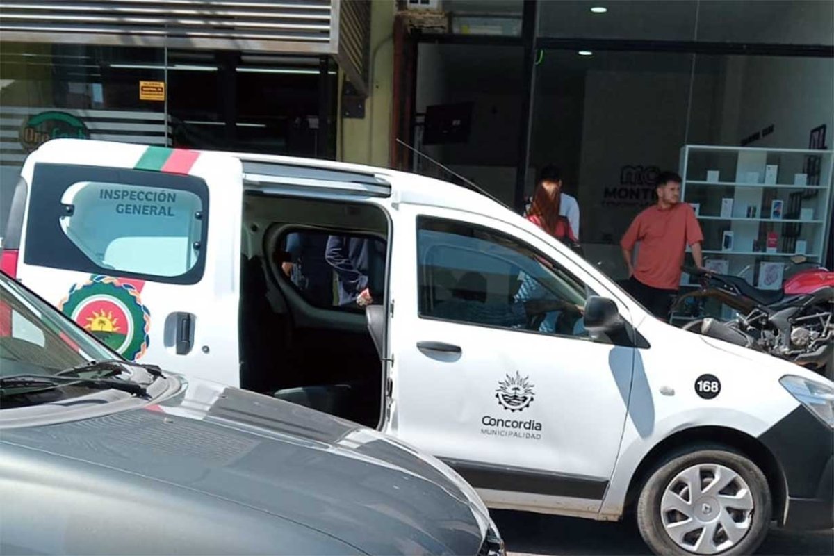 Inspecci&oacute;n Gral. frente a la casa de cambios