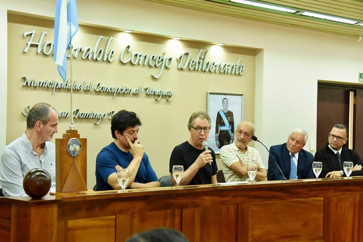 Magnano, homenajeado en Concepci&oacute;n del Uruguay.