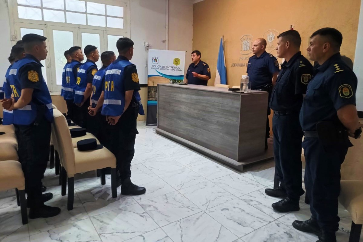 En Col&oacute;n incorporaron 10 agentes.