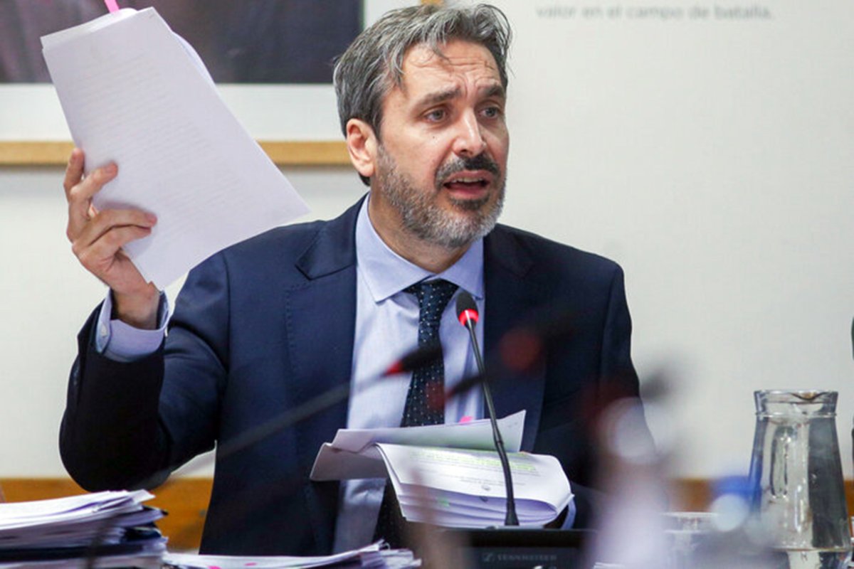 Ramos Padilla suspendi&oacute; el decreto 116/25.