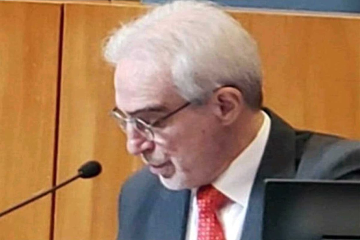 Ladislao Uz&iacute;n Olleros