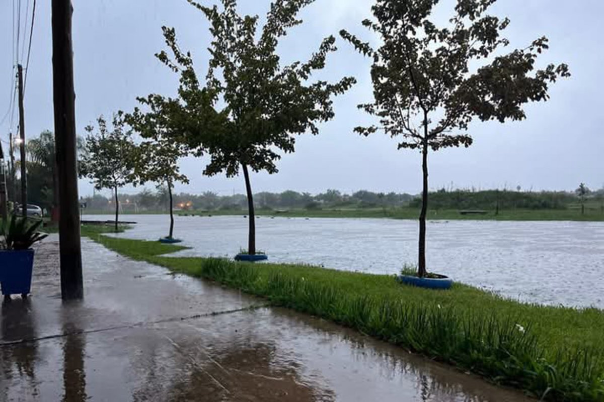 Villa Elisa con m&uacute;ltiples problemas por la lluvia.