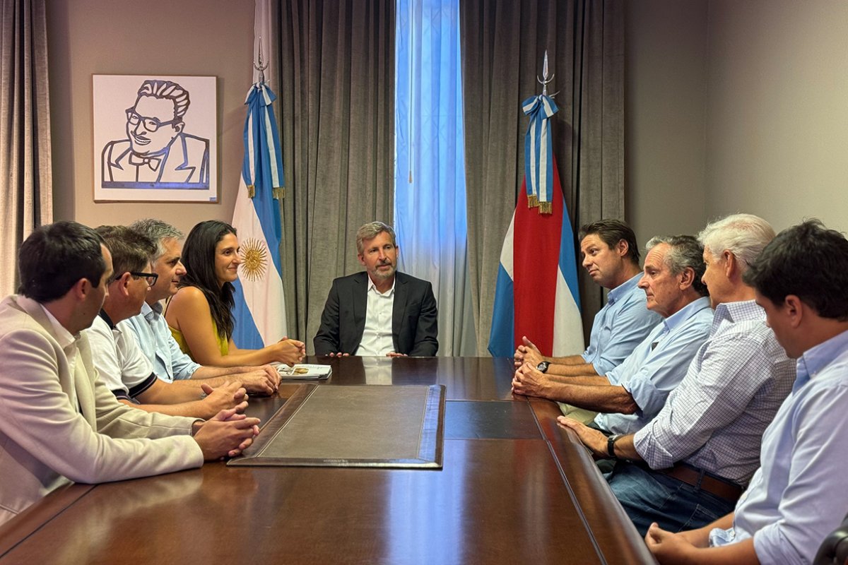 Frigerio recibi&oacute; al Cluster del Pec&aacute;n.