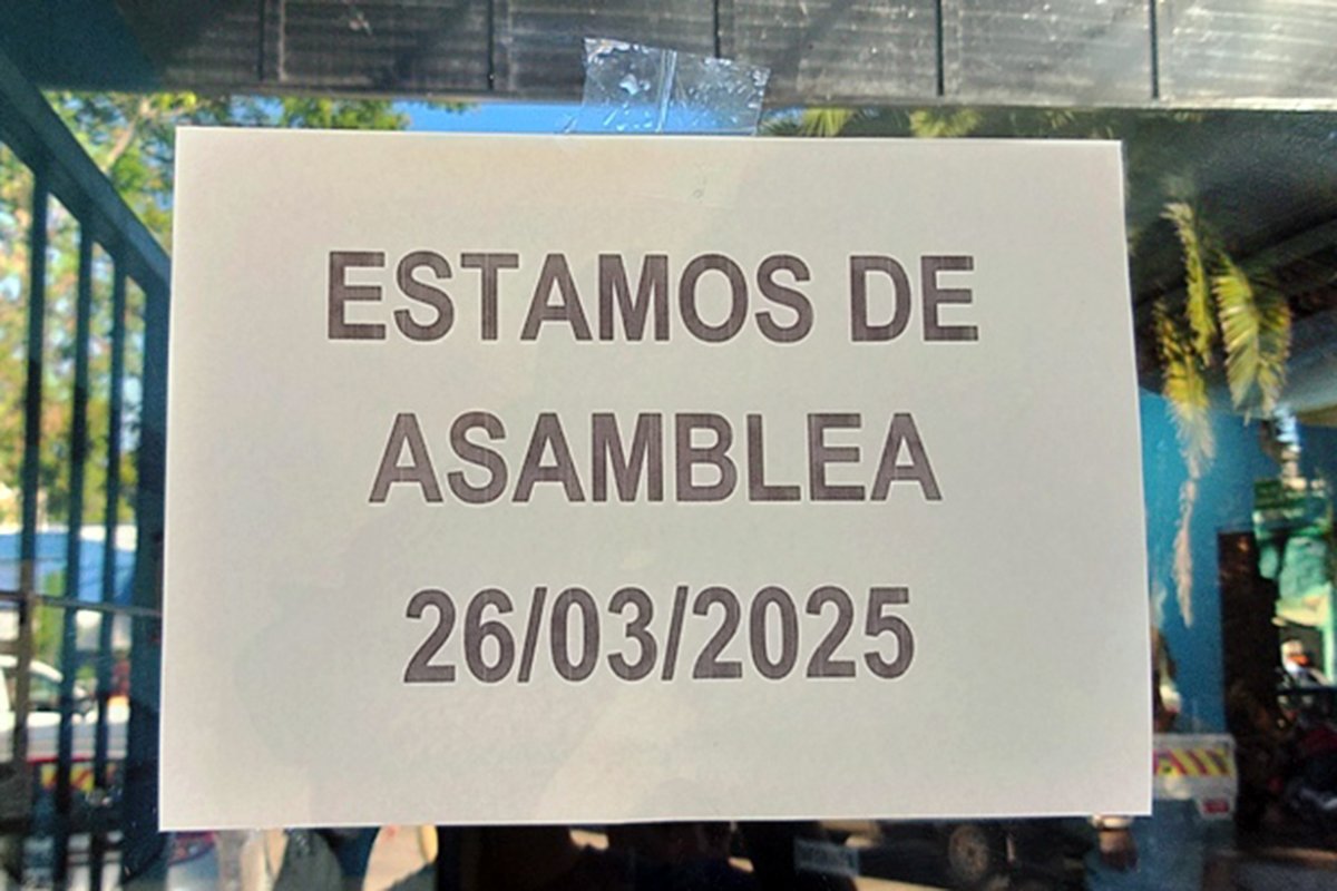 Cartel en Tr&aacute;nsito (foto: Diario Junio).