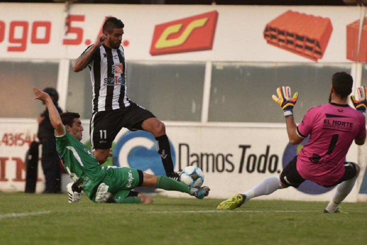 Diego Jara cuando jugaba para Central C&oacute;rdoba.