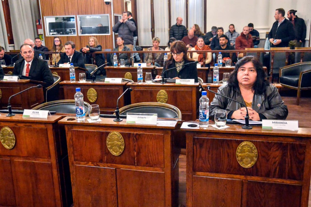 Miranda y Dom&iacute;nguez, solas en el bloque del PJ.