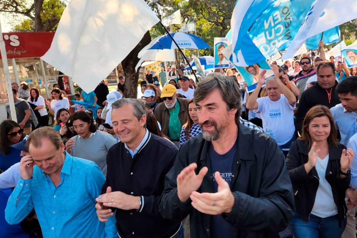 En agosto de 2023, juntos de campa&ntilde;a en Concordia.