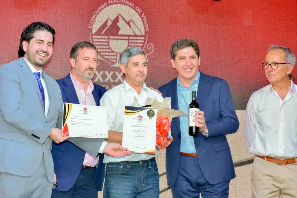 El en&oacute;logo Gabriel Leoni recibi&oacute; galard&oacute;n para 329