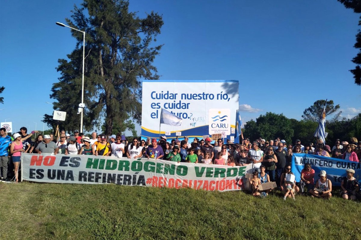 La protesta de este domingo en el puente Artigas.