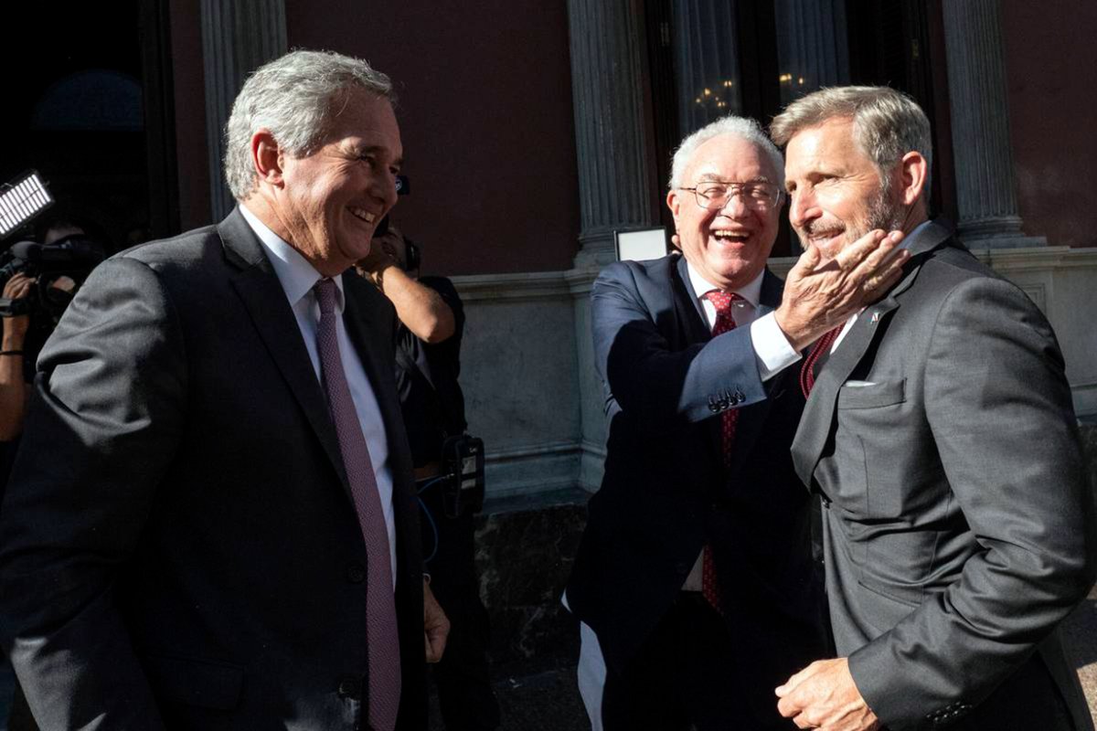 Quirno, Lubetkin y Frigerio en Canciller&iacute;a.