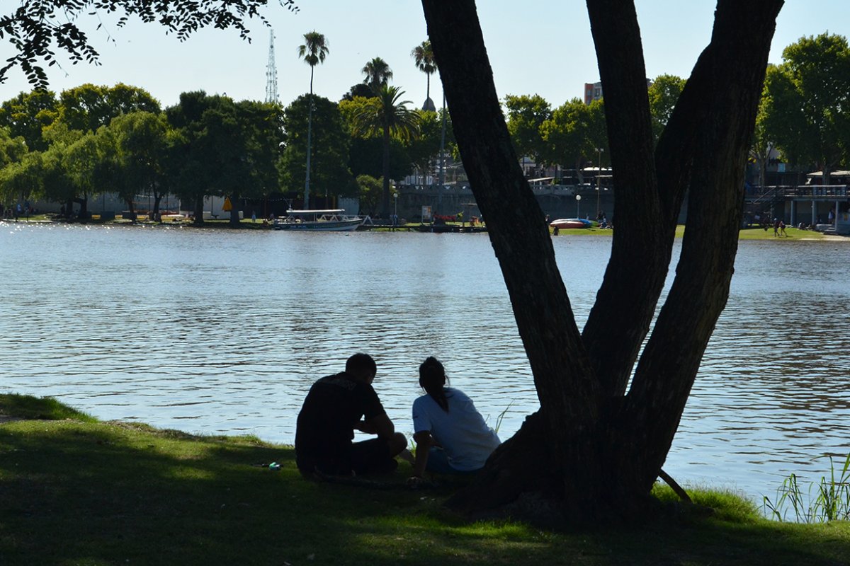 A la vera del r&iacute;o Gualeguaych&uacute; (foto: G. Acosta).