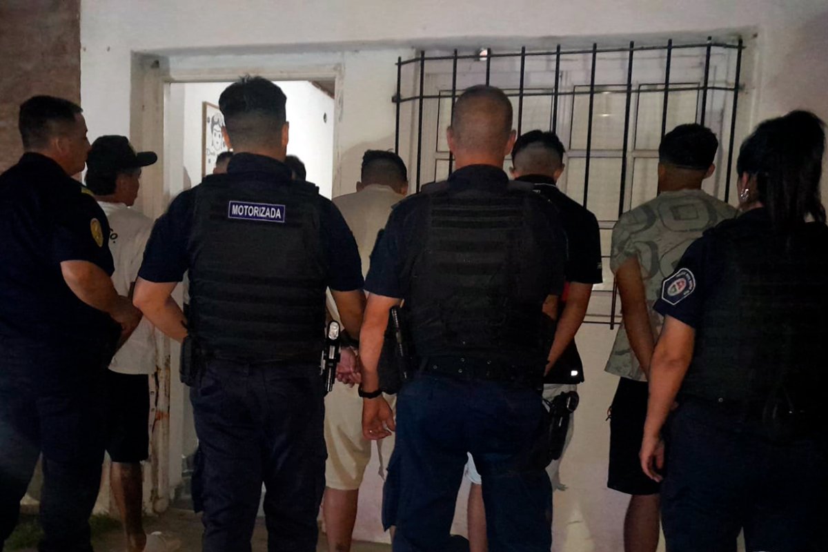Estaban en una casa de alquiler diario.