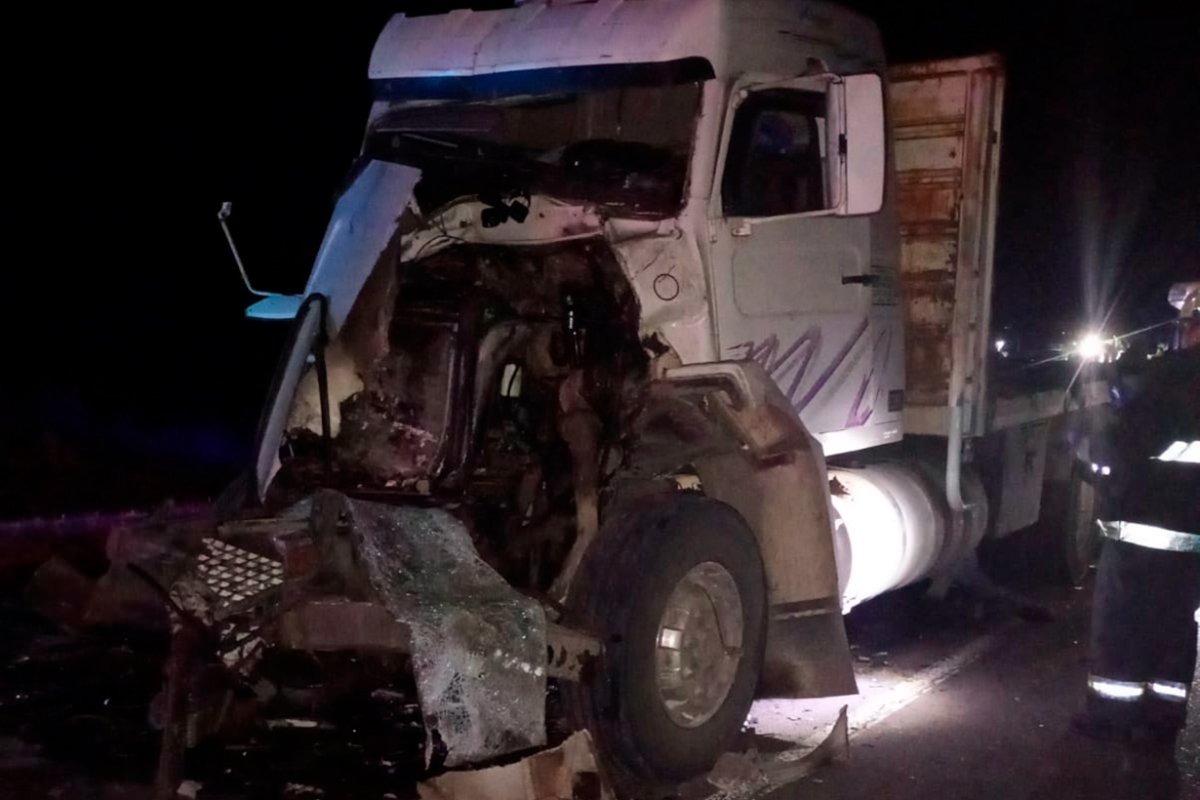 As&iacute; qued&oacute; el Volvo tras el choque.