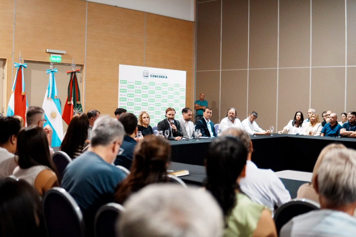 Azcu&eacute; habl&oacute; de inversi&oacute;n con fondos propios.