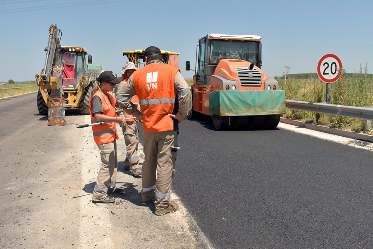 Obras de bacheo en RN18.