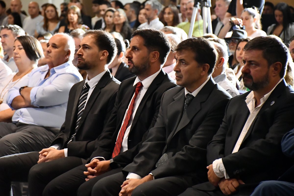 Ferreyra junto a otros miembros del gabinete.