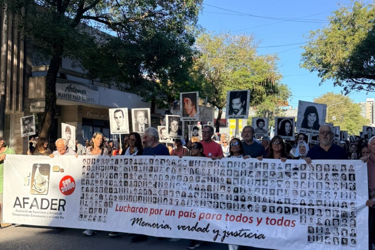 Marcha en Paran&aacute;.