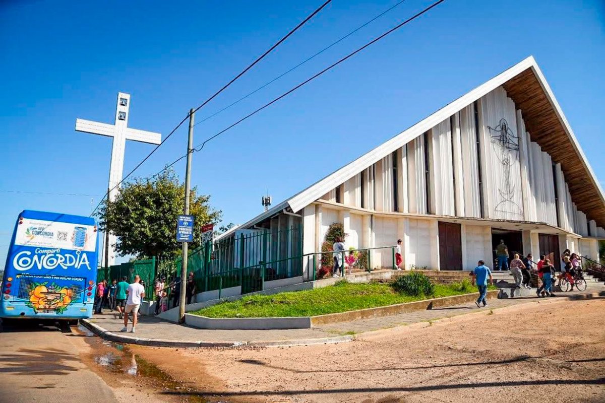 Pasaje por la parroquia Nuestra Se&ntilde;ora del Valle.