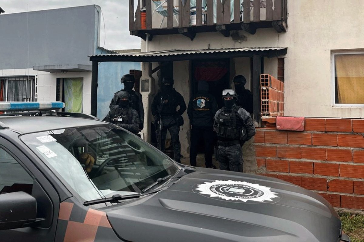Hubo allanamientos en distintos lugares de Col&oacute;n.