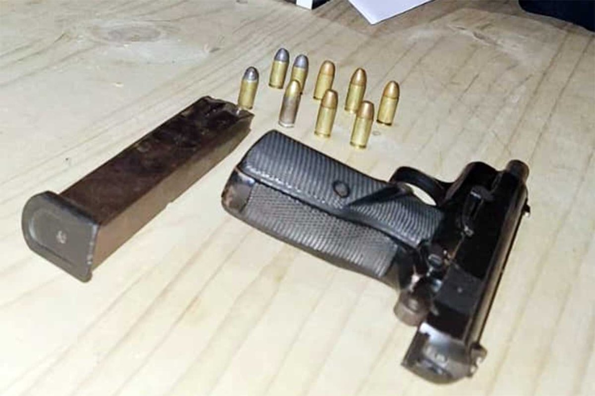 Una 9 mm, considerada arma de guerra