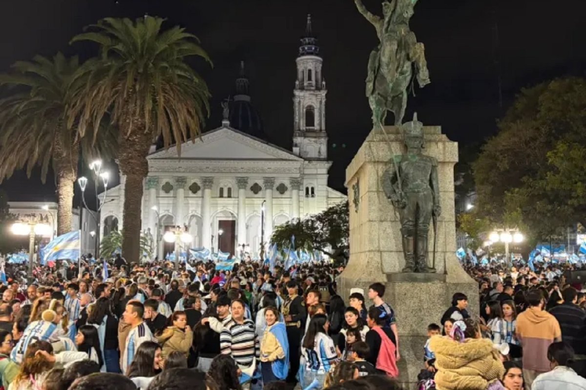 El centro de Paran&aacute;, lleno. Imagen: Ahora.