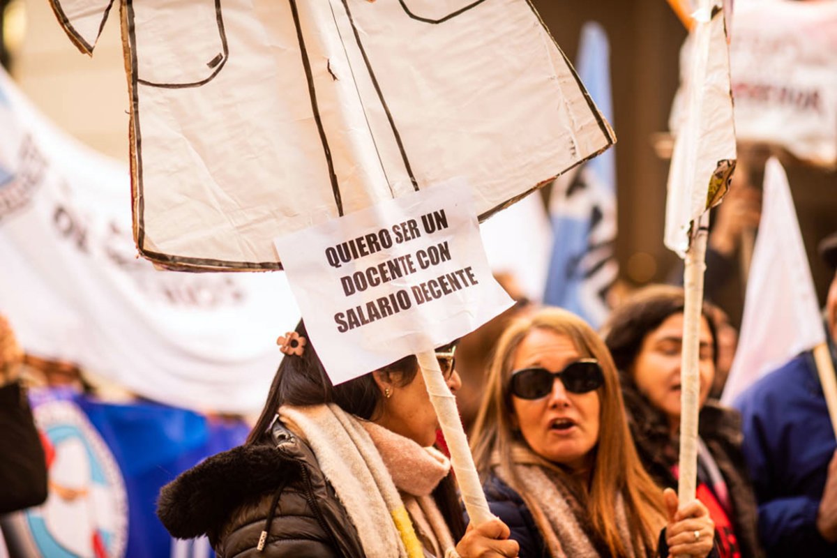 Reclamo docente (foto: La Lucha en la Calle).