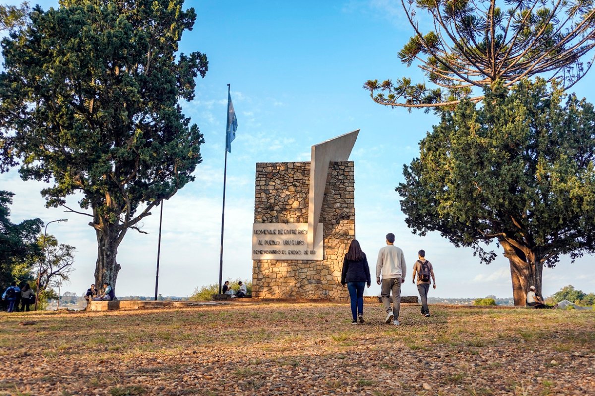 Monumento al &Eacute;xodo, en parque San Carlos.