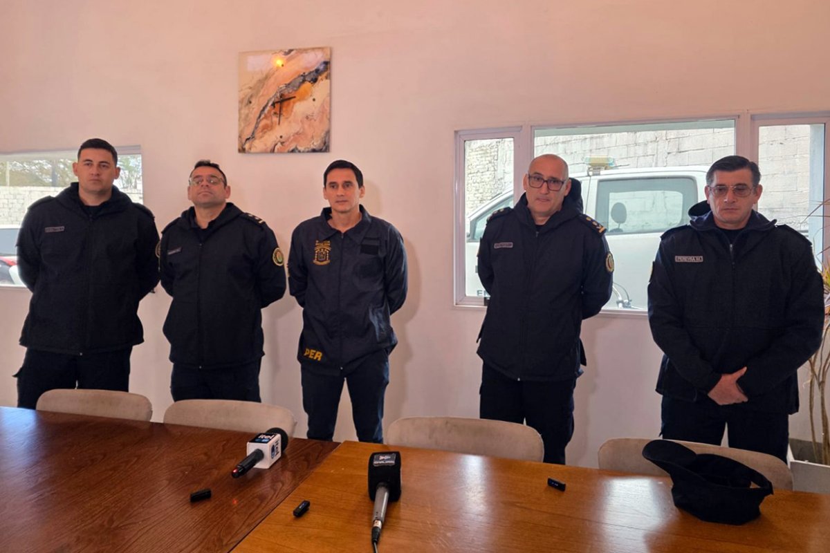 Polic&iacute;as dieron una conferencia, este mi&eacute;rcoles.