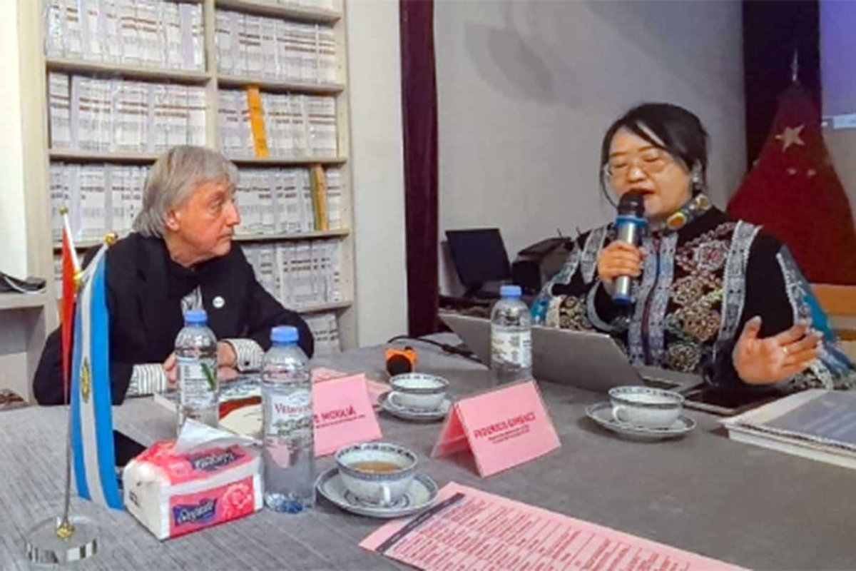Jos&eacute; Mouli&aacute; con Alice Sun