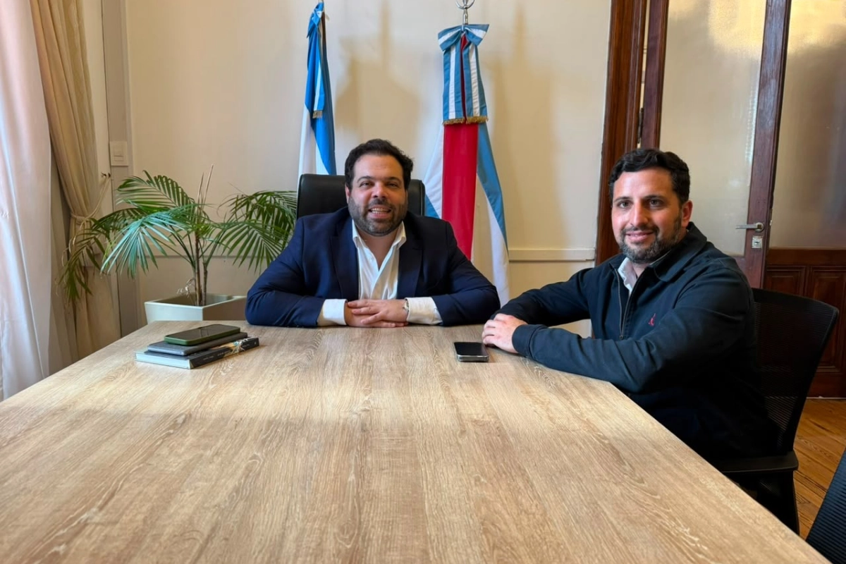 Dell'Olio asesora al Ministerio de Gobierno y Trabajo.