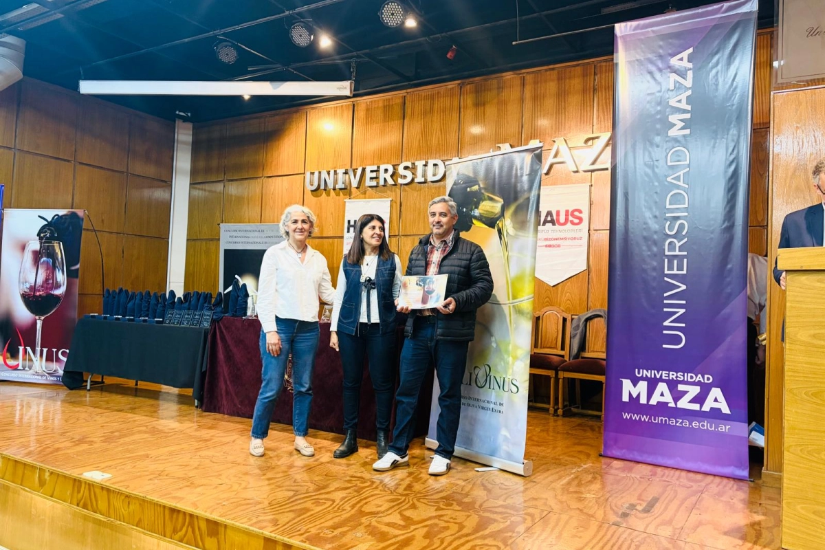 La premiaci&oacute;n fue en la Universidad Juan Agust&iacute;n Maza.