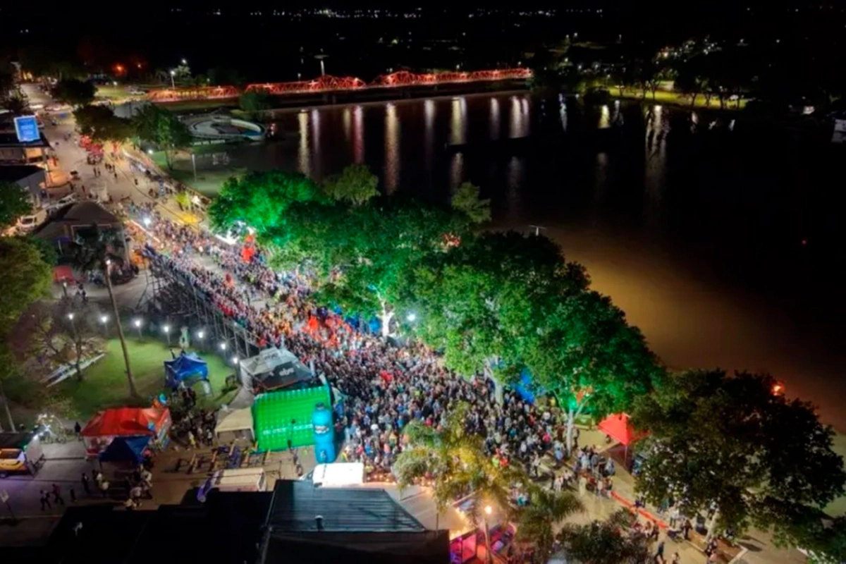 Fiesta en la costanera de Gualeguaych&uacute;.